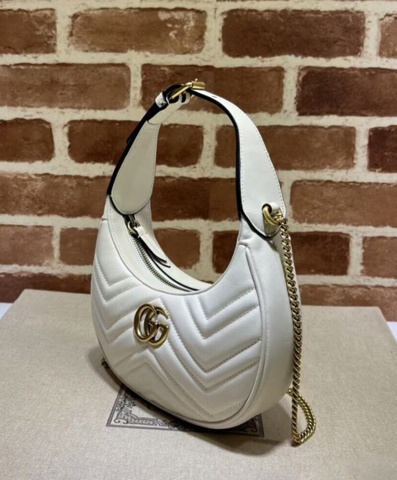 Gucci GG Marmont A mini bag in the shape of a half-moon